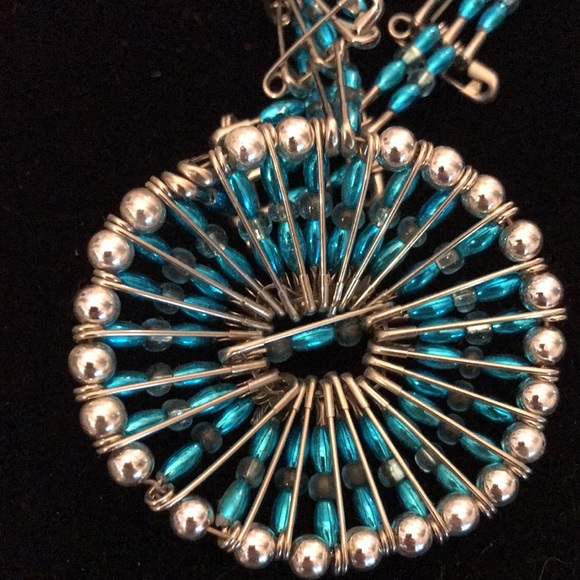 Vintage boho arts and crafts safety pin and bead necklace pair plus one bead - Picture 6 of 16